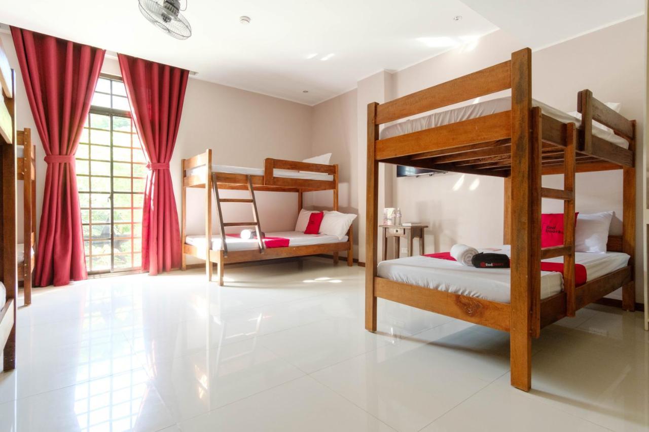 Reddoorz Plus @ West Nautical Road Пуэрто-Галера Экстерьер фото
