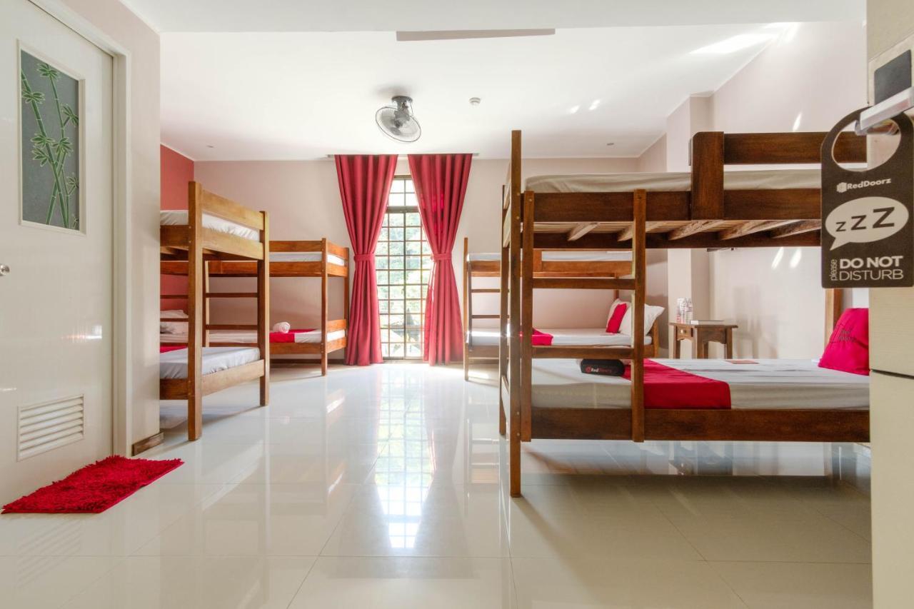 Reddoorz Plus @ West Nautical Road Пуэрто-Галера Экстерьер фото